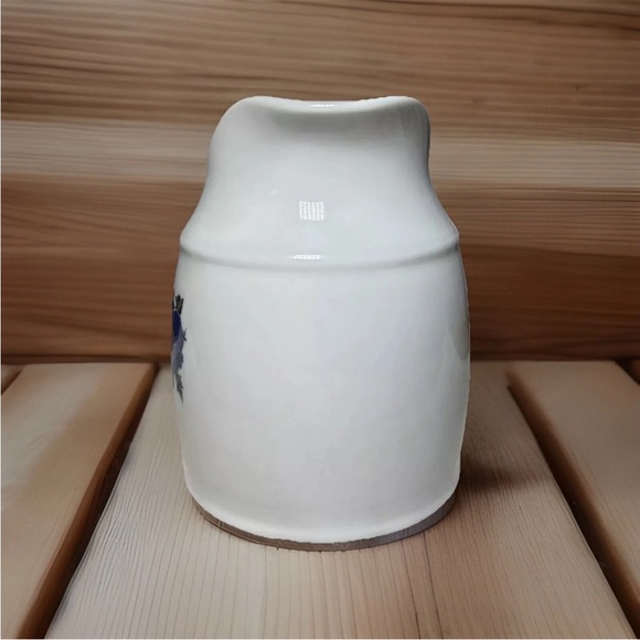 3 FOR $21 SALE! VTG Royal Doulton Indigo Creamer/Small Pitcher Blue Floral - Picture 4 of 6